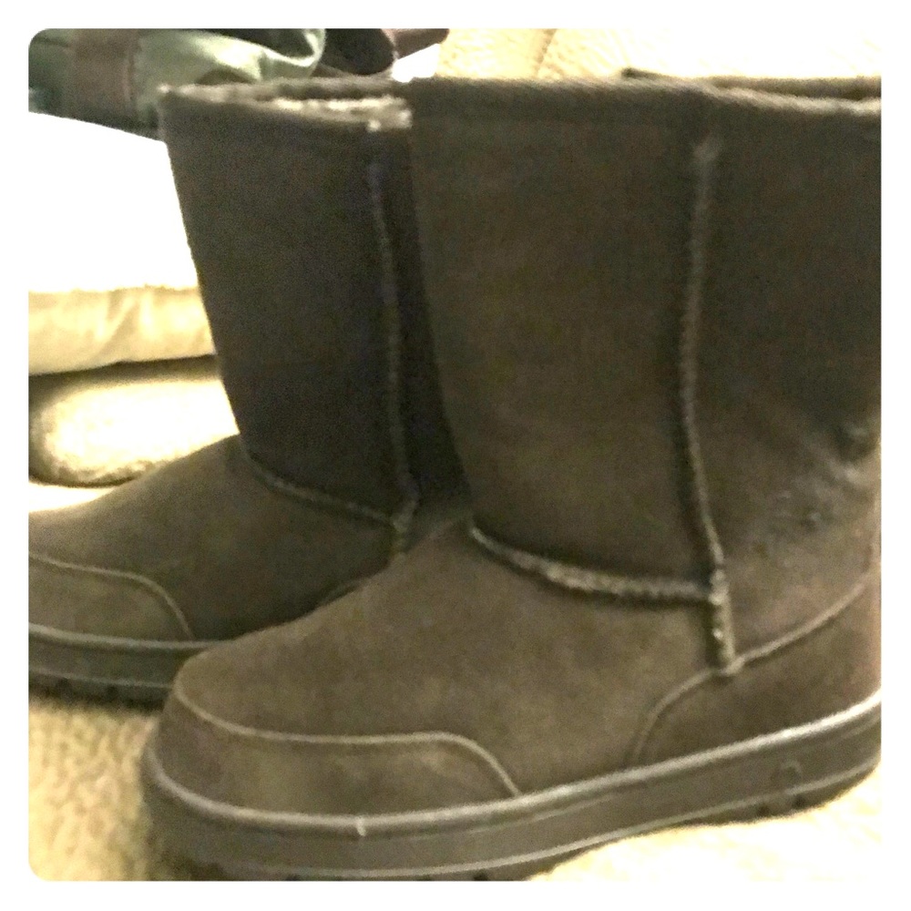 ORIGINAL UGG SHORT BOOT **BRAND NEW** NEVER WORN